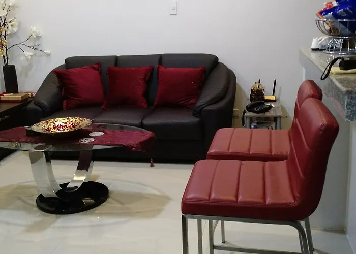 Burgundy Mckinley Place Apartamento *