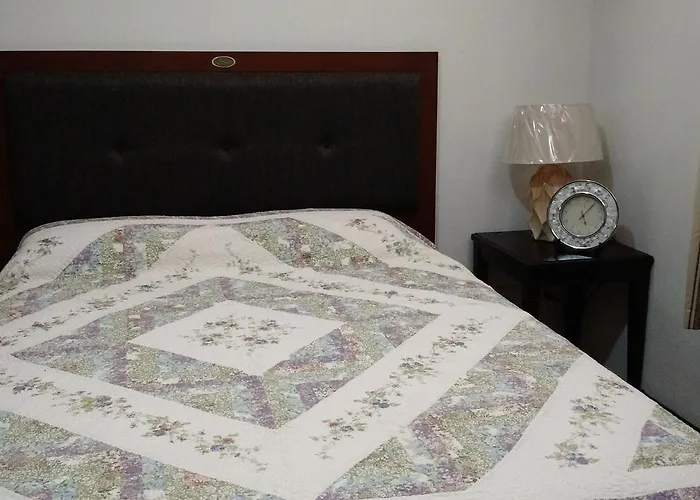 Apartamento Burgundy Mckinley Place Manila