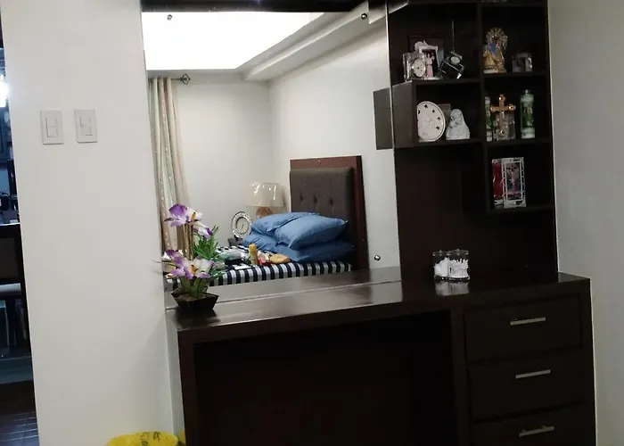 Burgundy Mckinley Place Apartamento Manila